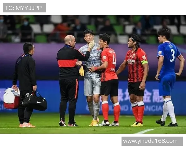 中超激战：里昂大胜尤文图斯红牌事件引发全场热议分析