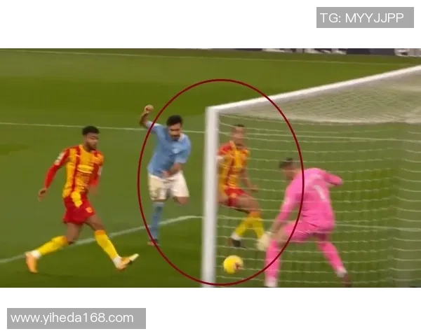 世界杯冷门:里昂与曼城战平补时进球引发全场狂欢 世界杯冷门:里昂与曼城战平补时进球引发全场狂欢