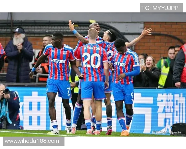 欧冠激战波尔图小胜曼联乌龙球成比赛转折点深度解析 欧冠激战波尔图小胜曼联乌龙球成比赛转折点深度解析