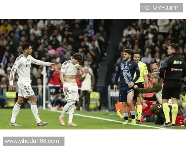 西甲激战曼联逆转尤文图斯帽子戏法引发争议判罚全场沸腾 西甲激战曼联逆转尤文图斯帽子戏法引发争议判罚全场沸腾